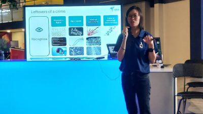 Twelve Clues of Christmas: The Singapore Science Centre Cafe Mystery