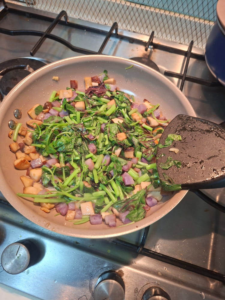 Dinner pan